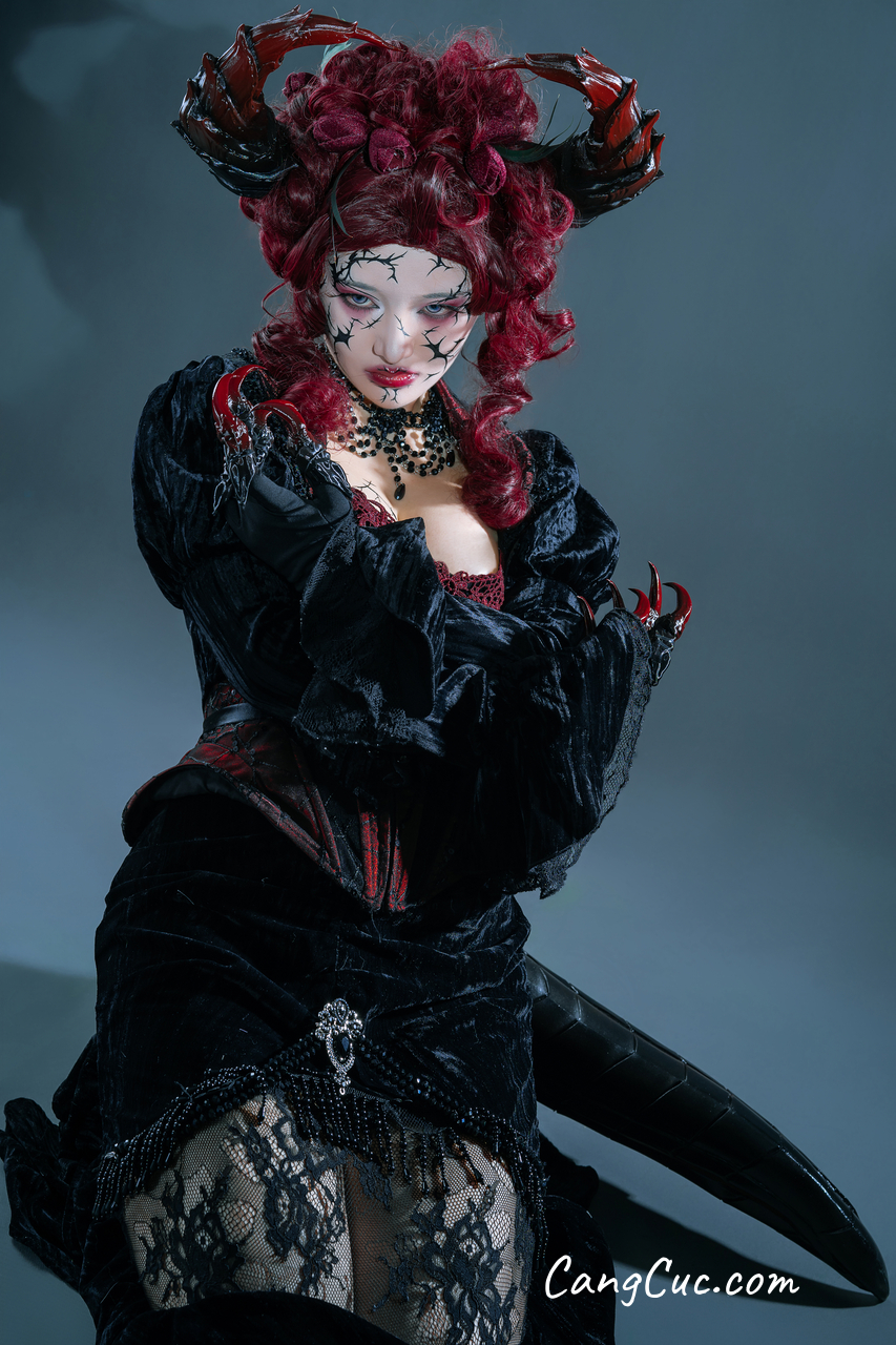 Coser@云溪溪 (Yunx1x1) & 奶桃桃 – 似我 菲尔·尤洛安